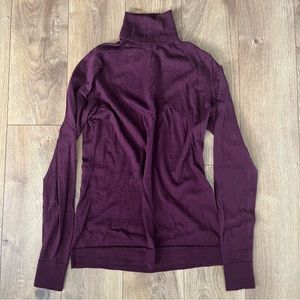 BANANA REPUBLIC 100% Merino Wool Turtleneck Sweater Deep Purple Medium